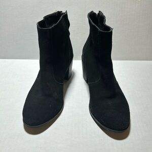 Crown Vintage Robbie zip up leather bootie sz 7m black suede